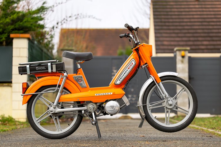 Un vrai Peugeot 103 d'époque