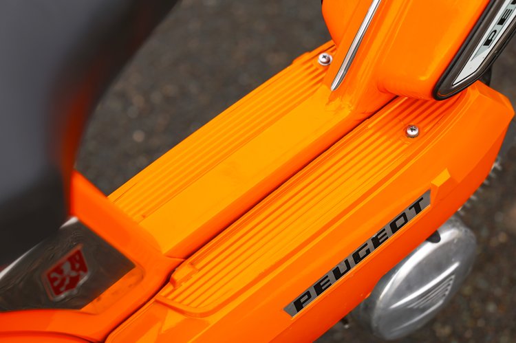 À bord du E-Peugeot 103