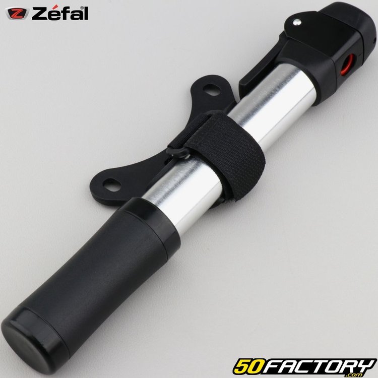 pompe à vélo indispensable pour regonfler un pneu