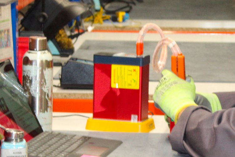 Usine pilote VoltR : Soudure 4 points des cellules