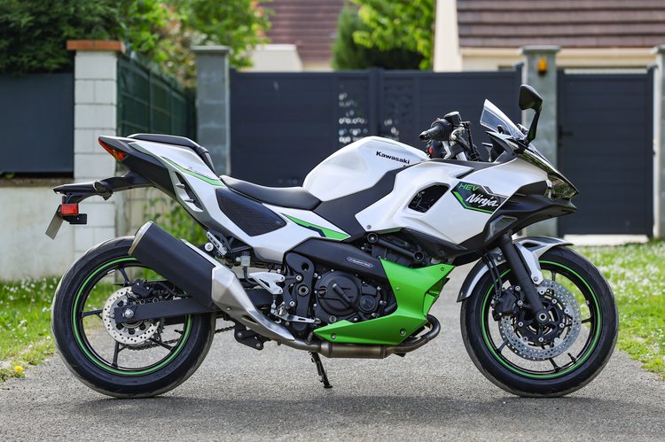 Design de la Kawasaki Ninja 7 Hybrid
