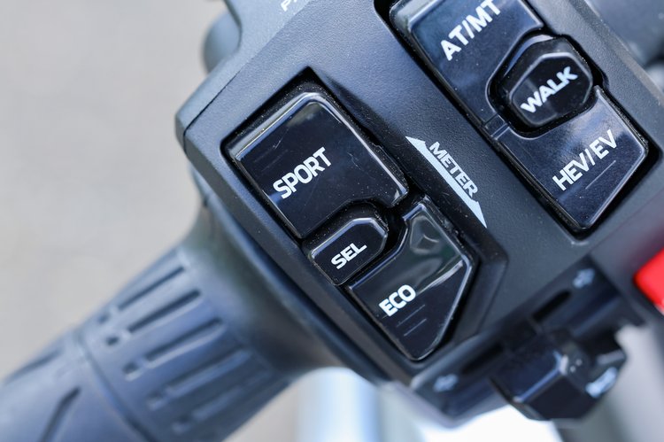 Ergonomie de la Kawasaki Ninja 7 Hybrid