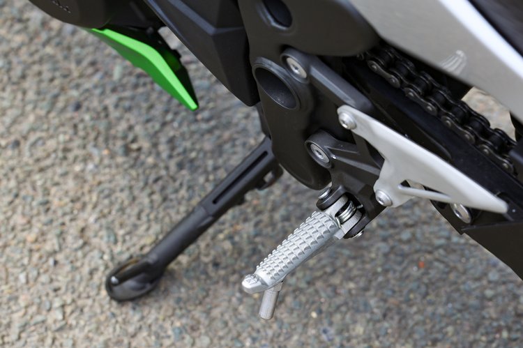 Au guidon de la moto hybride