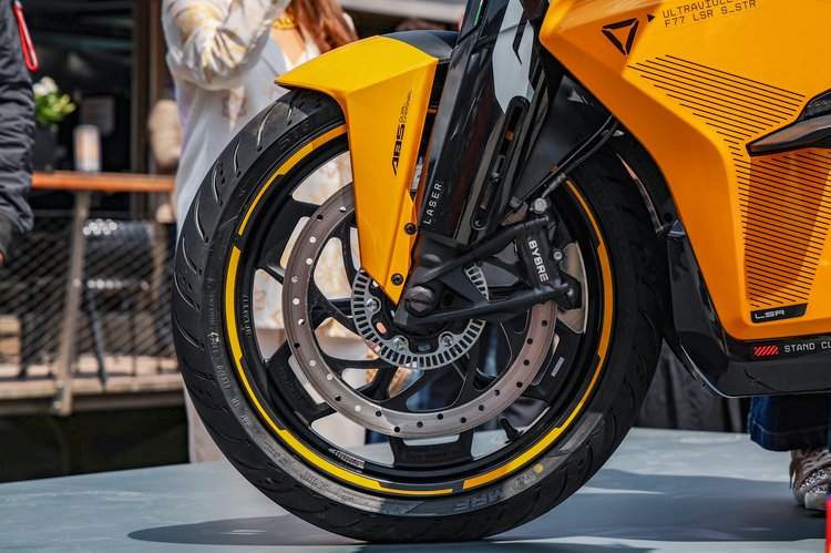 Une moto électrique 125 performante