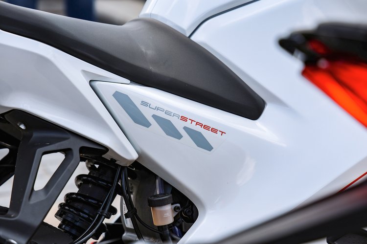 Design de la moto électrique 125