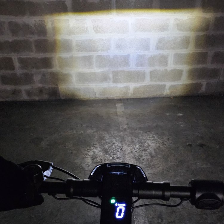 Niu KQi 200F éclairage nuit