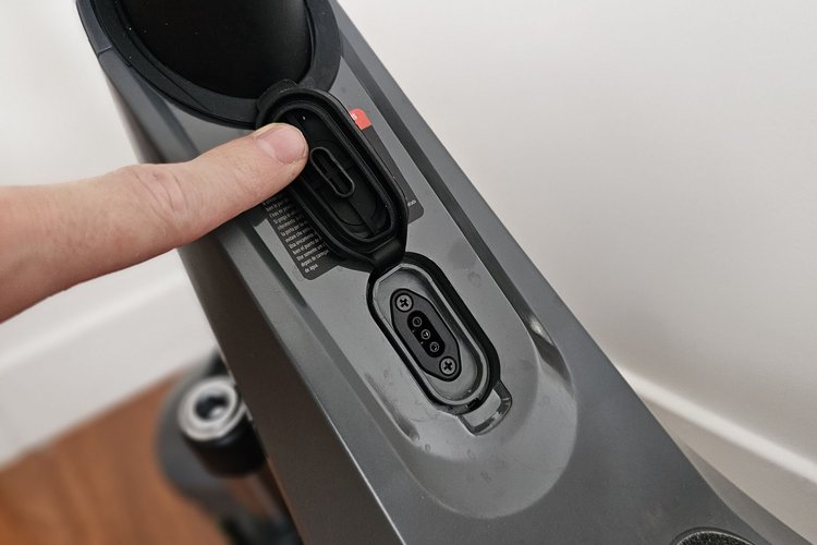 Niu KQi 200F recharge prise