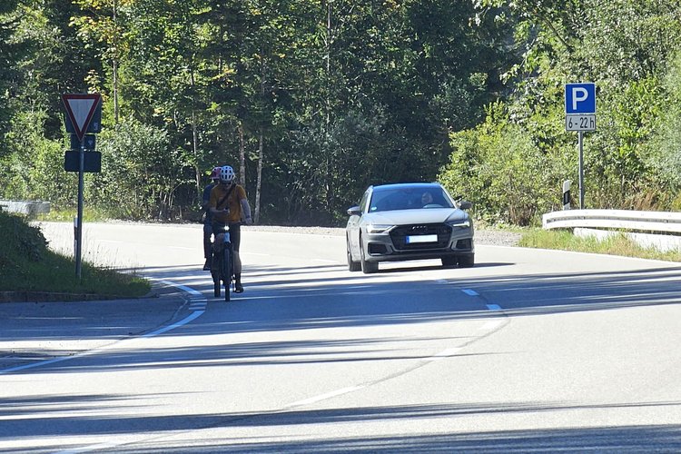 Giant Explore E+ 2025 radar vélo dépassement