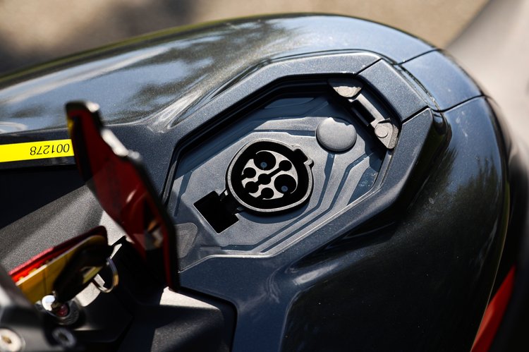 Autonomie de l'Ultraviolette F77 SuperStreet