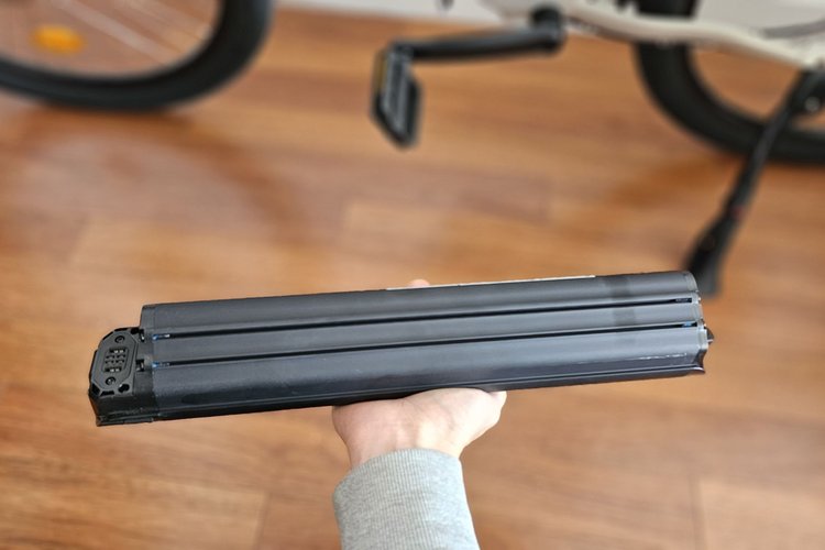 Intersport Nakamura Crossover E batterie