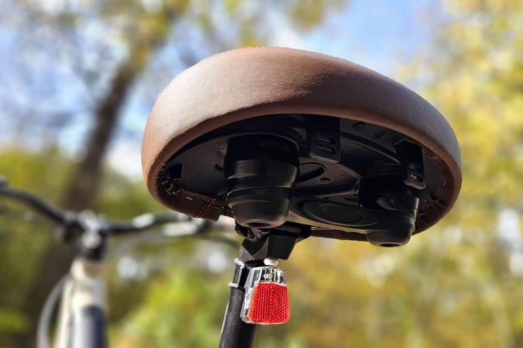 Intersport Nakamura Crossover E selle ressorts