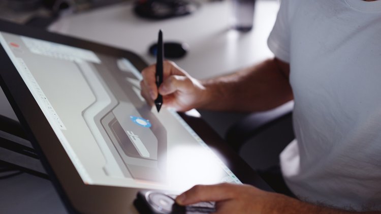 Concept Zero Lompico sur le stand de la marque à l’EICMA 2025, signature LED et design de roadster futuriste