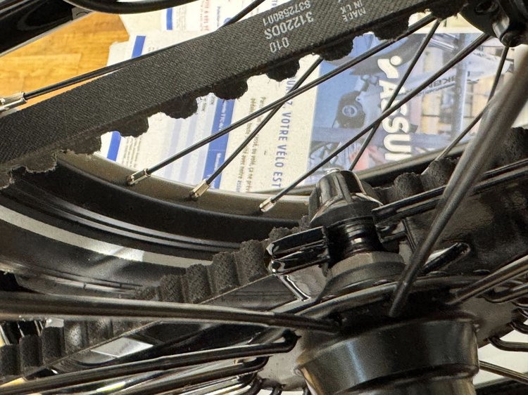 Vélo électrique pliant Nakamura Flexy Boost d’Intersport, compact et fabriqué en France