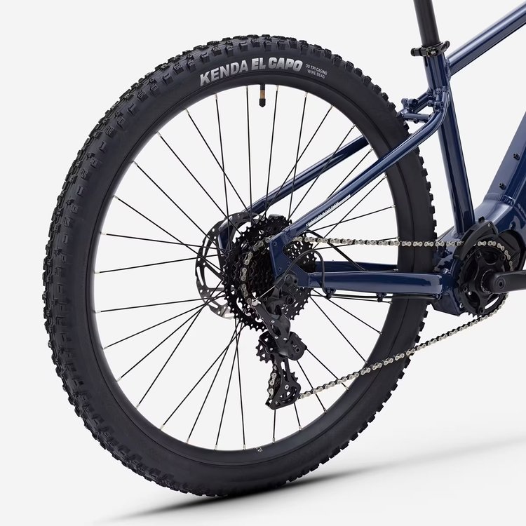 VTT électrique Rockrider E-EXPL 140 de Decathlon en randonnée tout-terrain