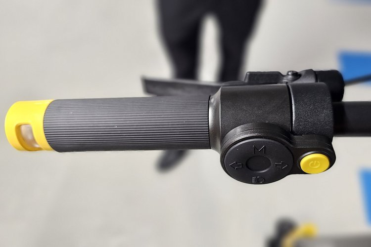 Xiaomi Electric Scooter 6 Ultra commande