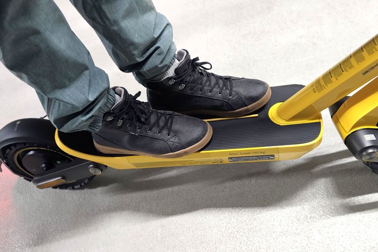 Xiaomi Electric Scooter 6 Ultra deck