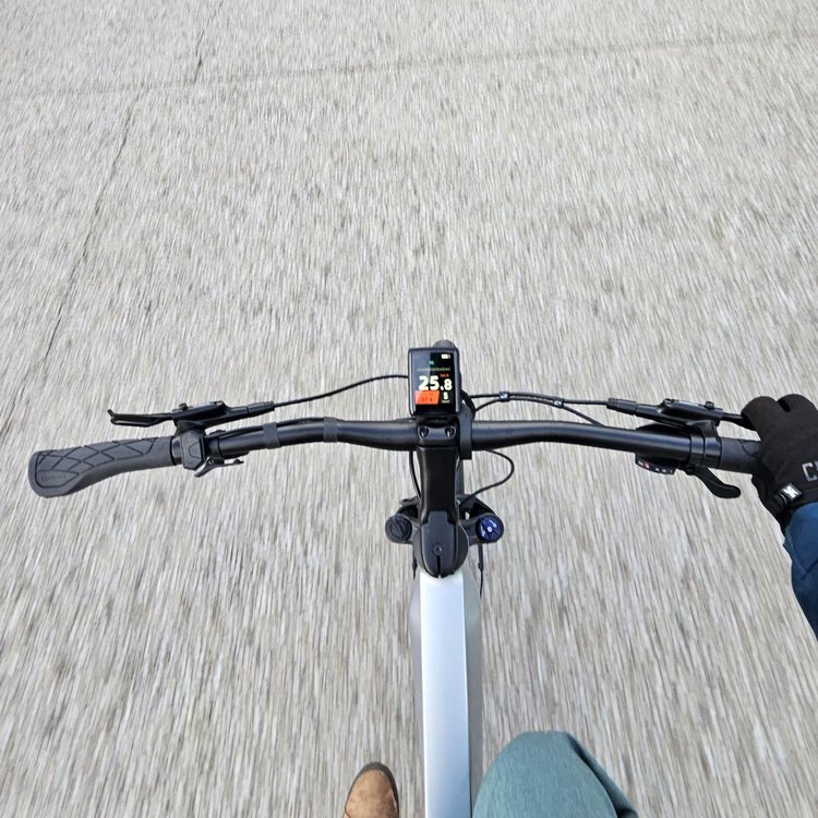 Tenways AGO X Special Edition conduite route