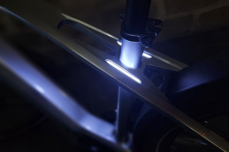 Tenways AGO X Special Edition éclairage ambiance