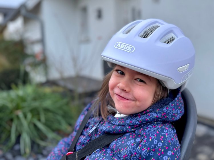 Casque vélo enfant Abus Smiley 3.0 Ace LED porté