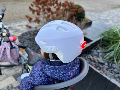 Arrière du casque vélo enfant Abus Smiley 3.0 Ace LED