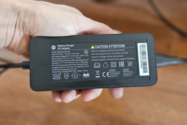 Xiaomi Electric Scooter 6 Pro chargeur