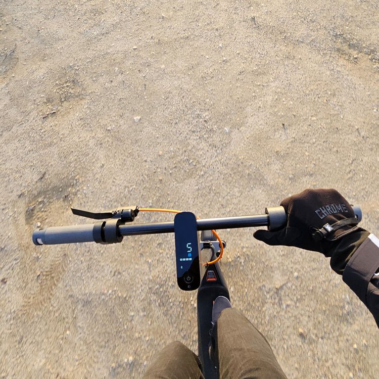 Xiaomi Electric Scooter 6 Pro conduite chemin