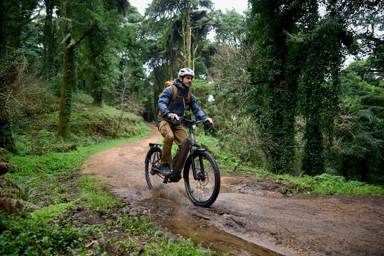 VTC électrique Giant AnyTour X E+ avec radar Aegis et batterie 800 Wh