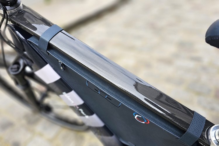 Vélo electrique Ultima Eden Park tube supérieur carbone