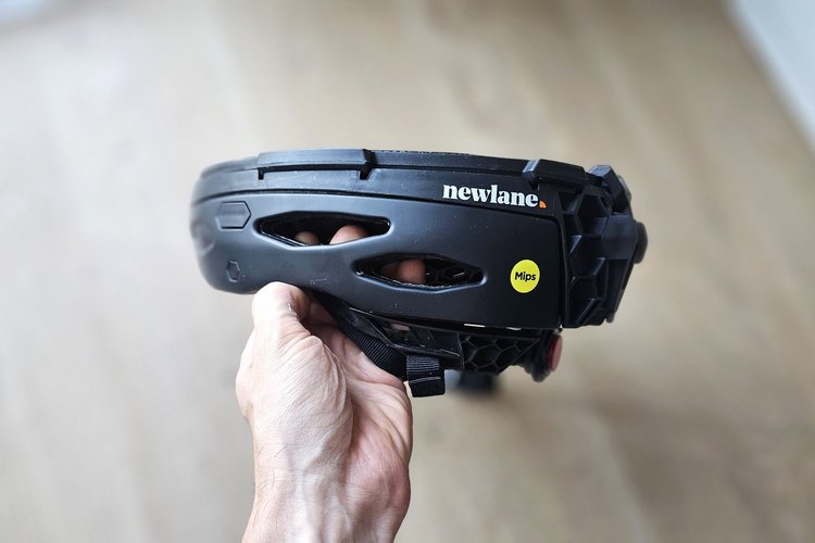 Newlane MIPS plié