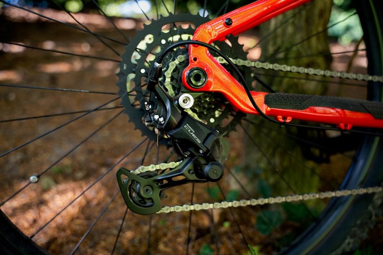 Transmission Shimano Cues 9 vitesses du Decathlon Stilus Offroad+