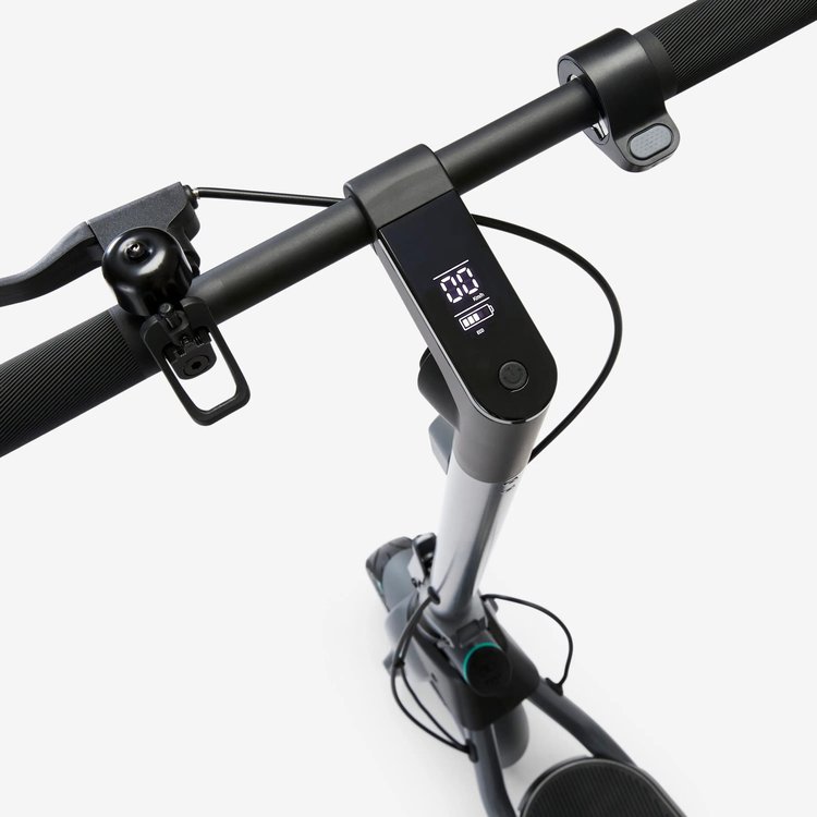 Écran LCD et guidon de la trottinette électrique Btwin MD500 E en mode Éco