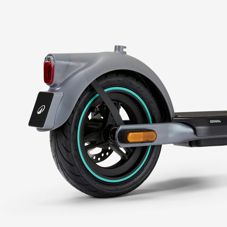 Roue arrière et frein à disque de la trottinette électrique Btwin SD500 E