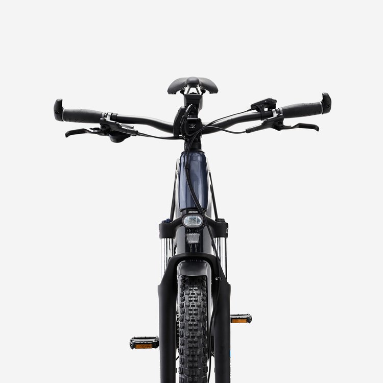 Cockpit du Stilus e-touring avec écran Bosch, commande déportée, poignées ergonomiques et selle Selle Royal