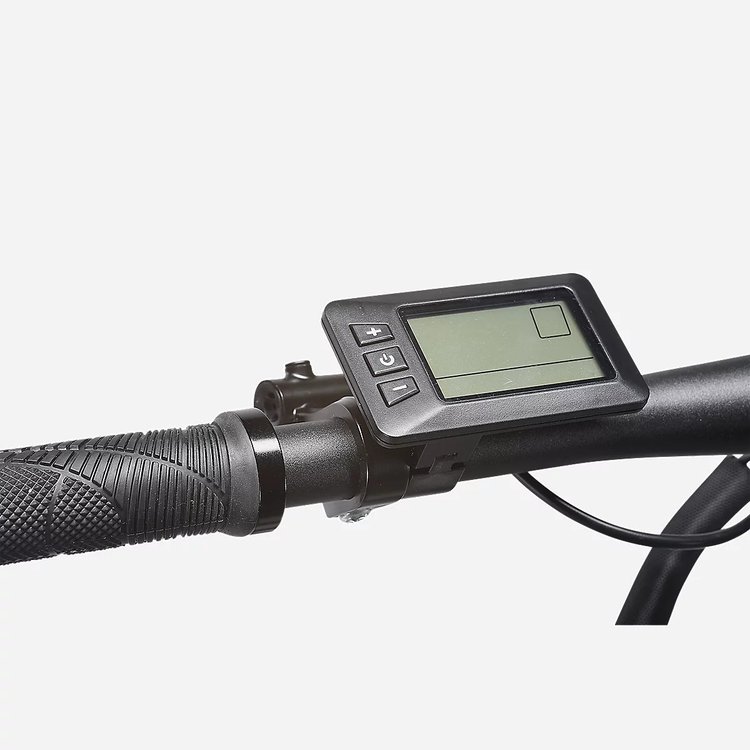 Console LCD du Nakamura E-Summit 700 avec boutons plus, moins et marche