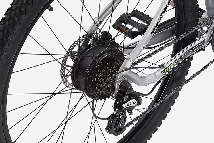 Moteur moyeu arrière et cassette 7 vitesses du Nakamura E-Summit 700