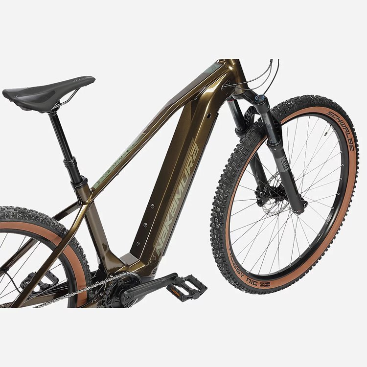 fourche RockShox et pneu Schwalbe Nobby Nic du Nakamura E-SUMMIT 990 avec tige de selle télescopique