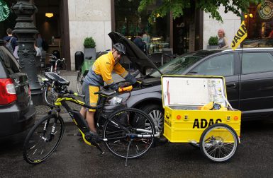 L’ADAC teste avec succès le dépannage auto en vélo électrique