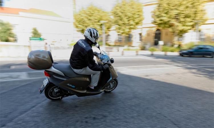 La Ville de Paris choisit le scooter électrique Artelec 670