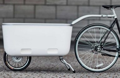 Cette remorque transforme votre vélo en vélo électrique
