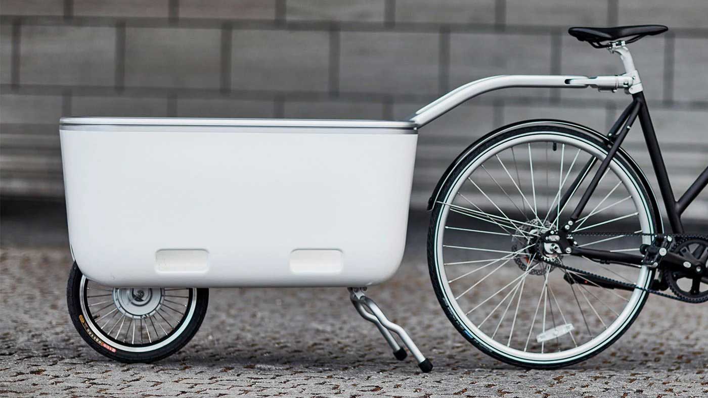 Cette remorque transforme votre vélo en vélo électrique