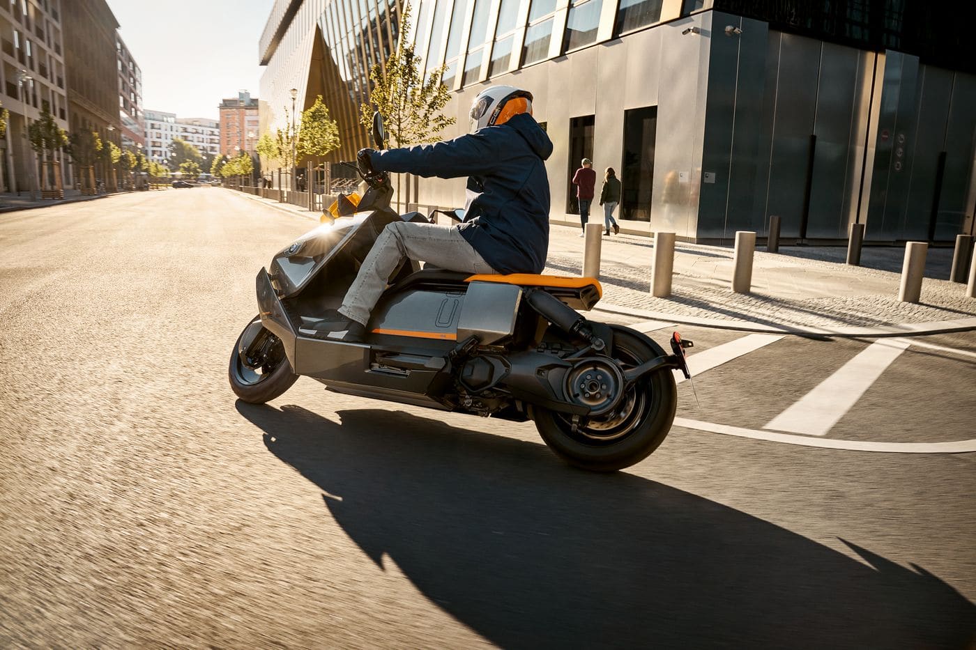 BMW CE 04 : prix, autonomie, performances, recharge, vitesse