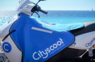 Libre-service : les scooters électriques Cityscoot à Nice début 2018