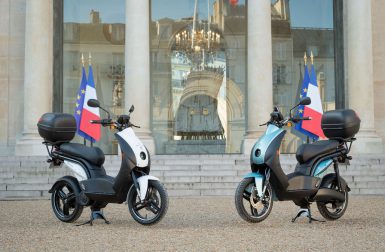 Les scooters électriques Peugeot entrent au Palais de l’Elysée