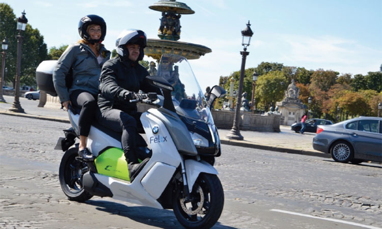 Felix : des motos-taxis électriques dans les rues de Paris