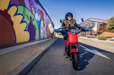 Jonway Y2 : ce petit scooter électrique coûte moins de 1000 euros