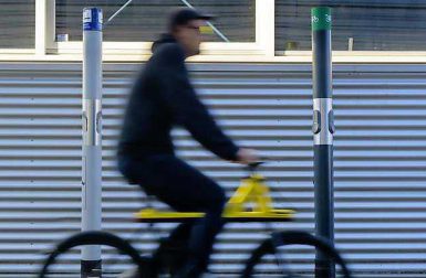 Aux Pays-Bas, les cendriers servent à recharger les vélos