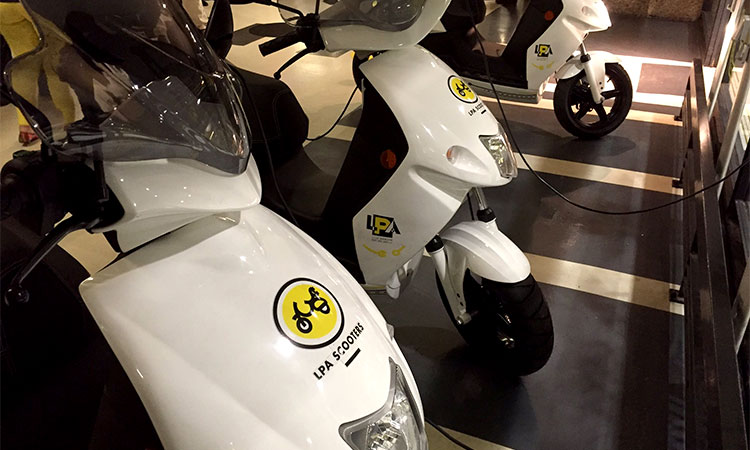 Les scooters électriques en libre-service arrivent chez Lyon Parc Auto
