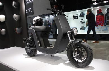 ME 2.5 et 6.0 : les nouveaux scooters électriques italiens à EICMA