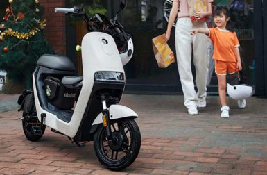 Ce petit scooter électrique coûte moins de 300 euros