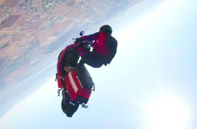Insolite : ce scooter électrique volant dépasse les 240 km/h